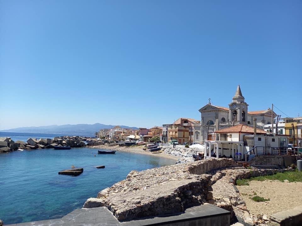 Tra Mare E Lago Torre di Faro 외부 사진