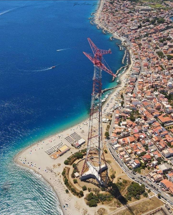 Tra Mare E Lago Torre di Faro 외부 사진